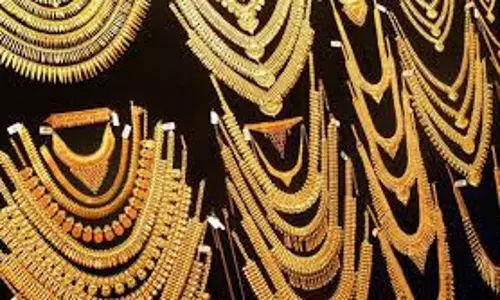 ഷാര്ജയില് മലബാര് ഗോള്ഡ് ആന്ഡ് ഡയമണ്ട്സില് മോഷണം: മൂന്ന് പാകിസ്താന് സ്വദേശികള് പിടിയില് ഷാര്ജയില് മലബാര് ഗോള്ഡ് ആന്ഡ് ഡയമണ്ട്സില് മോഷണം: മൂന്ന് പാകിസ്താന് സ്വദേശികള് പിടിയില്