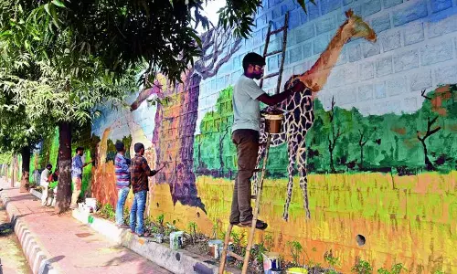 ഹൈദരാബാദിലെ ചുവരുകള്‍ ഇനി വിദ്യാര്‍ത്ഥികളുടെ കാന്‍വാസ്