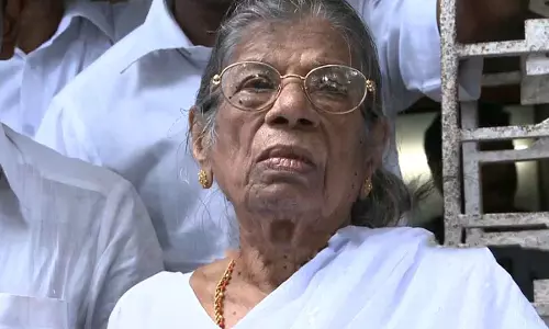 കെ.ആര്.ഗൗരിയമ്മ രാഷ്ട്രീയത്തില് നിന്ന് വിരമിക്കണമെന്ന് പാര്ട്ടിയിലെ ഒരു വിഭാഗം കെ.ആര്.ഗൗരിയമ്മ രാഷ്ട്രീയത്തില് നിന്ന് വിരമിക്കണമെന്ന് പാര്ട്ടിയിലെ ഒരു വിഭാഗം