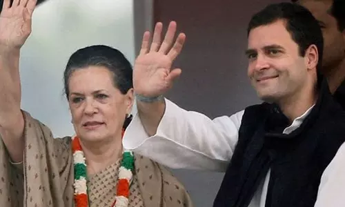 നാഷണല് ഹെറാള്ഡ് കേസ്: സോണിയക്കും രാഹുലിനുമെതിരായ ഹരജി തള്ളി നാഷണല് ഹെറാള്ഡ് കേസ്: സോണിയക്കും രാഹുലിനുമെതിരായ ഹരജി തള്ളി