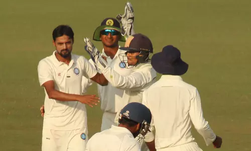 ബൂംറ കൊടുങ്കാറ്റായി; ഗുജറാത്ത് രഞ്ജി ഫൈനലില് ബൂംറ കൊടുങ്കാറ്റായി; ഗുജറാത്ത് രഞ്ജി ഫൈനലില്