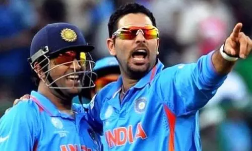 ധോണിയെപ്പോലെ നേട്ടങ്ങള് സ്വന്തമാക്കിയ നായകരില്ലെന്ന് യുവി ധോണിയെപ്പോലെ നേട്ടങ്ങള് സ്വന്തമാക്കിയ നായകരില്ലെന്ന് യുവി