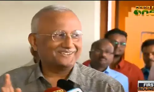 എസ് എം വിജയാനന്ദിനെതിരെ തിരുവനന്തപുരം വിജിലന്‍സ് പ്രത്യേക കോടതിയില്‍ ഹര്‍ജി.