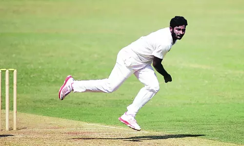 ഷര്‍ദുള്‍ താക്കൂര്‍ - ശരീര ഭാരം കൊണ്ട് ശ്രദ്ധ നേടിയ ഇന്ത്യന്‍ കംഗാരു