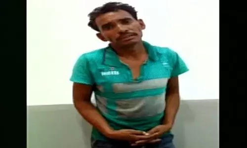 സിംഹത്തിന് കൈകൊടുക്കാന്‍ കൂട്ടിലേക്ക് ചാടിയ മദ്യപാനി