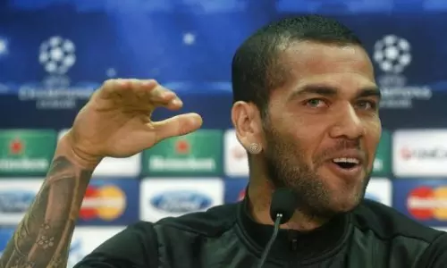 ഡാനി ആല്‍വസ് ബാഴ്സലോണ  ക്ലബ് വിടുന്നു