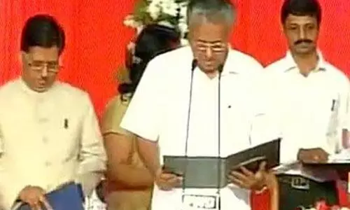 ജനസാഗരത്തെ സാക്ഷിയാക്കി സഗൗരവം സത്യപ്രതിജ്ഞ