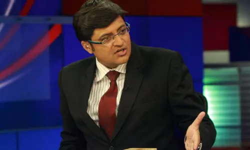 അര്‍ണബിനെ മാധ്യമധര്‍മം പഠിക്കാന്‍ ഇന്റേണ്‍ഷിപ്പിന് ക്ഷണിച്ച് തെഹല്‍ക്ക മാധ്യമപ്രവര്‍ത്തകര്‍