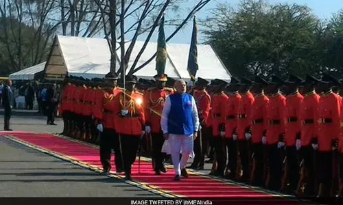 മോദി ടാന്‍സാനിയയിലെത്തി