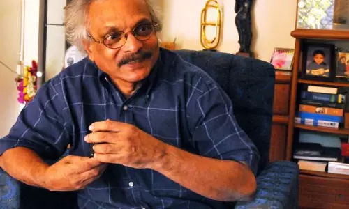 എഴുത്തുകാര്ക്ക് മുറിവേറ്റപ്പോള് സംരക്ഷിച്ച പാര്ട്ടിയാണ് സിപിഎം: എം മുകുന്ദന് എഴുത്തുകാര്ക്ക് മുറിവേറ്റപ്പോള് സംരക്ഷിച്ച പാര്ട്ടിയാണ് സിപിഎം: എം മുകുന്ദന്