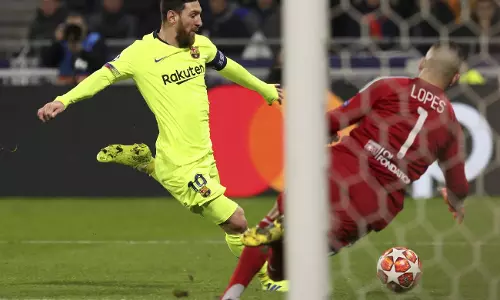 ചാമ്പ്യന്‍സ് ലീഗ് പ്രീ ക്വാര്‍ട്ടര്‍; സമനിലയില്‍ കുരുങ്ങി പ്രമുഖടീമുകള്‍