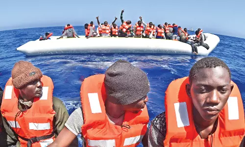മെഡിറ്ററേനിയന്‍ കടലില്‍ അകപ്പെട്ട 950 അഭയാര്‍ഥികളെ രക്ഷപ്പെടുത്തി