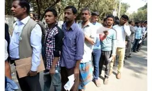 വിസമാറ്റം ആഗ്രഹിക്കുന്ന തൊഴിലാളികള് ഒരു മാസത്തിനുള്ളില് നടപടിക്രമങ്ങള് പൂര്ത്തിയാക്കിയാക്കണമെന്ന് കുവൈത്ത് വിസമാറ്റം ആഗ്രഹിക്കുന്ന തൊഴിലാളികള് ഒരു മാസത്തിനുള്ളില് നടപടിക്രമങ്ങള് പൂര്ത്തിയാക്കിയാക്കണമെന്ന് കുവൈത്ത്