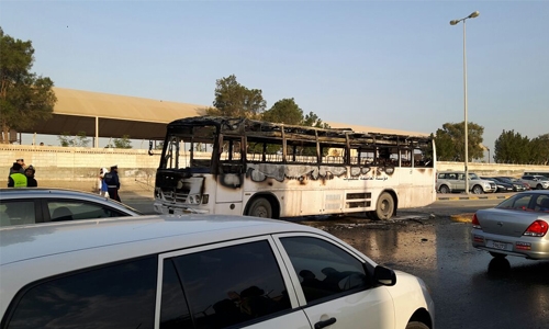 ബഹ്റൈനില്‍ സ്‍കൂള്‍ ബസിന് തീപിടിച്ചു; അന്വേഷണം പുരോഗമിക്കുന്നു