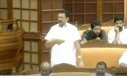 കൃത്രിമമഴ പെയ്യിക്കുമെന്ന് പറയുന്ന മുഖ്യമന്ത്രി പീഡനങ്ങള്‍ക്കെതിരെ എന്ത് നടപടിയെടുത്തെന്ന് മുരളീധരന്‍