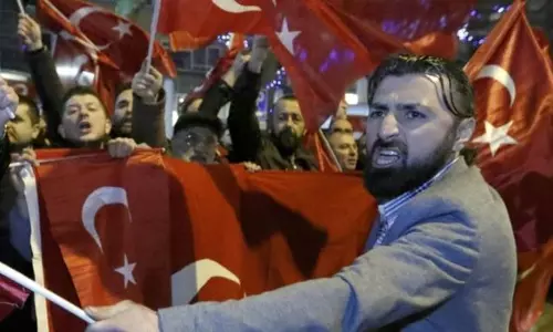 യൂറോപ്യന്‍ രാഷ്ട്രങ്ങള്‍ക്കെതിരെ തുര്‍ക്കിയില്‍ പ്രതിഷേധം