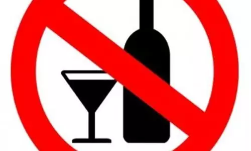 മാങ്ങാട് വിദേശമദ്യശാലക്കെതിരെ നാട്ടുകാരുടെ രാപകല്‍ സമരം