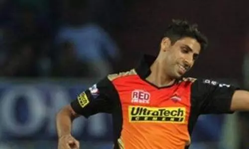 ജയം നെഹ്റക്ക് സമര്‍പ്പിച്ച് യുവി