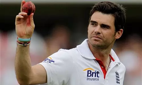 ടെസ്റ്റ് ബൌളിംഗ് റാങ്കിംഗില്‍  ഇംഗ്ലണ്ടിന്റെ  ജെയിംസ് ആന്‍ഡേഴ്സണ്‍ ഒന്നാമത്