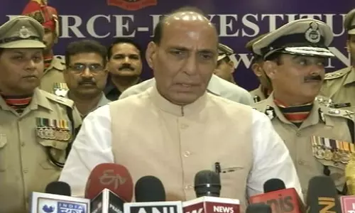 എന്ഐഎയെ പാകിസ്താന് സന്ദര്ശിക്കാന് അനുവദിച്ചില്ലെങ്കില് അത് കടുത്ത വഞ്ചനയാകുമെന്ന് രാജ്നാഥ് സിങ് എന്ഐഎയെ പാകിസ്താന് സന്ദര്ശിക്കാന് അനുവദിച്ചില്ലെങ്കില് അത് കടുത്ത വഞ്ചനയാകുമെന്ന് രാജ്നാഥ് സിങ്