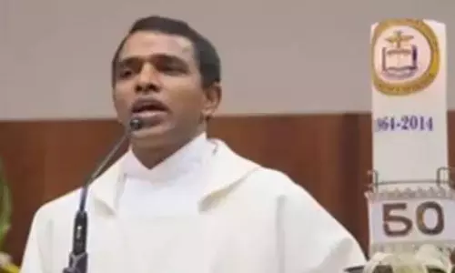 ആസ്ത്രേലിയയില് കുത്തേറ്റ മലയാളി വൈദികന് ആശുപത്രി വിട്ടു ആസ്ത്രേലിയയില് കുത്തേറ്റ മലയാളി വൈദികന് ആശുപത്രി വിട്ടു