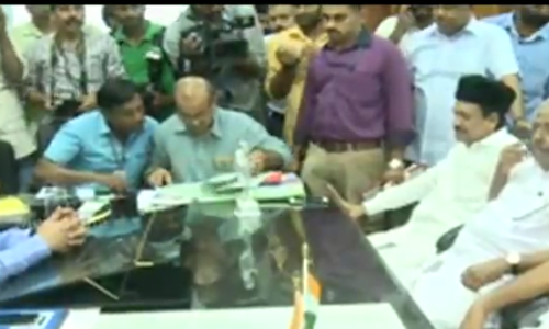 കുഞ്ഞാലിക്കുട്ടി  നാമനിര്‍ദേശ പത്രിക സമര്‍പ്പിച്ചു