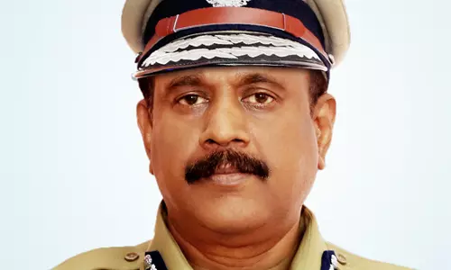 നട്ടെല്ല് നിവര്‍ന്നു നില്‍ക്കുമെന്ന് ടി പി സെന്‍കുമാര്‍ ഫെയ്സ്ബുക്കില്‍