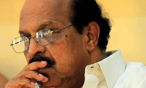 സോണിയ ഗാന്ധി ഉന്നതയെന്ന് സുധാകരൻ; സുധാകരൻ നല്ല മന്ത്രിയെന്ന് വെള്ളാപ്പള്ളി സോണിയ ഗാന്ധി ഉന്നതയെന്ന് സുധാകരൻ; സുധാകരൻ നല്ല മന്ത്രിയെന്ന് വെള്ളാപ്പള്ളി