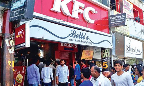 ഹരിയാനയില്‍ ശിവസേന പ്രവര്‍ത്തകര്‍ ഇറച്ചിക്കടകള്‍ ബലം പ്രയോഗിച്ച് അടപ്പിച്ചു