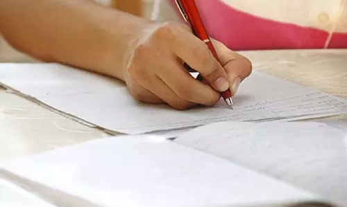 ചോദ്യപേപ്പര് വിവാദം: ഗൂഢാലോചന അന്വേഷിക്കാന് ശിപാര്ശ ചോദ്യപേപ്പര് വിവാദം: ഗൂഢാലോചന അന്വേഷിക്കാന് ശിപാര്ശ