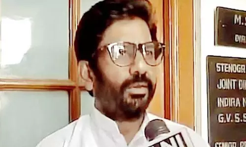 ഫ്‌ളൈറ്റ് കിട്ടിയില്ല, ശിവസേന എം.പി രവീന്ദ്ര ഗെയ്ക്‌വാദ് ഡല്‍ഹിയിലെത്തിയത് റോഡ് മാര്‍ഗം 