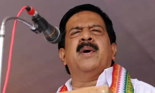 ജേക്കബ് തോമസിനെ മാറ്റിയതിനെ ചൊല്ലി വിവാദം ജേക്കബ് തോമസിനെ മാറ്റിയതിനെ ചൊല്ലി വിവാദം