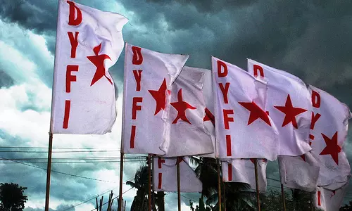 കാസര്‍കോടിന്റെ സമാധാനത്തിനായി ഡിവൈഎഫ്ഐയുടെ യുവജന പരേഡ്