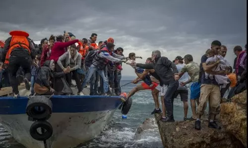 മെഡിറ്ററേനിയന്‍ കടലില്‍ കുടുങ്ങിയ 453  അഭയാര്‍ഥികളെ രക്ഷിച്ചു