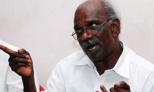 ദേ​വി​കു​ളം സ​ബ്കല​ക്ട​റെ ഊ​ള​മ്പാ​റക്ക് വി​ട​ണ​മെ​ന്ന് എം.​എം മ​ണി