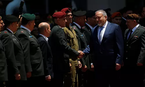 ഫലസ്തീനുമായി ചര്ച്ചക്ക് തയ്യാറെന്ന് ഇസ്രായേല് പ്രതിരോധമന്ത്രി ഫലസ്തീനുമായി ചര്ച്ചക്ക് തയ്യാറെന്ന് ഇസ്രായേല് പ്രതിരോധമന്ത്രി