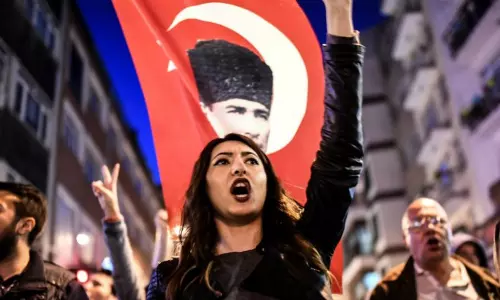 തുര്‍ക്കിയില്‍ ഹിതപരിശോധനക്കെതിരെ പ്രതിപക്ഷം കോടതിയില്‍