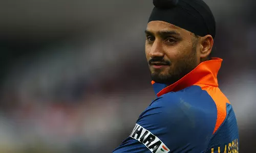 ജെറ്റ് എയ‍ര്‍വെയ്സില്‍ വംശീയഅധിക്ഷേപമെന്ന്  ഹര്‍ഭജന്‍