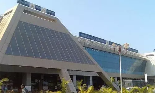 കരിപ്പൂരില് ഡിജിസിഎയും എയര്പോര്ട് അതോറിറ്റിയും പരിശോധന നടത്തി കരിപ്പൂരില് ഡിജിസിഎയും എയര്പോര്ട് അതോറിറ്റിയും പരിശോധന നടത്തി