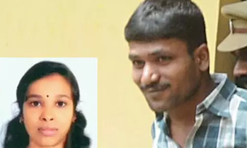 സൌമ്യ വധക്കേസില് തിരുത്തല് ഹരജി ഇന്ന് പരിഗണിക്കും സൌമ്യ വധക്കേസില് തിരുത്തല് ഹരജി ഇന്ന് പരിഗണിക്കും