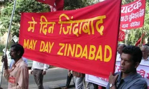 തൊഴിലാളി ഐക്യത്തിന്റെ കരുത്ത് വിളിച്ചോതി ഇന്ന് മെയ്ദിനം തൊഴിലാളി ഐക്യത്തിന്റെ കരുത്ത് വിളിച്ചോതി ഇന്ന് മെയ്ദിനം