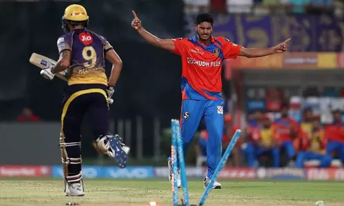 നെറ്റ് ലോകത്ത് മലയാളി തന്നെ പുലി. എമേര്‍ജിഭ് പ്ലേയര്‍ വോട്ടിങില്‍ ബേസില്‍ തന്പി ബഹുദൂരം മുന്നില്‍