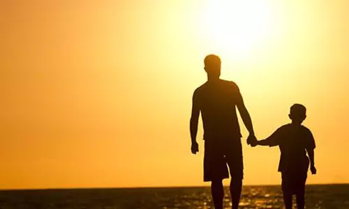 പരീക്ഷയൊക്കെ ഇനിയും എഴുതാം...നമ്മുടെ മോനെ നഷ്ടായാല് പിന്നെ കിട്ടില്ല, കണ്ണീരണിയിച്ച് ഒരു ഫേസ്ബുക്ക് പോസ്റ്റ് പരീക്ഷയൊക്കെ ഇനിയും എഴുതാം...നമ്മുടെ മോനെ നഷ്ടായാല് പിന്നെ കിട്ടില്ല, കണ്ണീരണിയിച്ച് ഒരു ഫേസ്ബുക്ക് പോസ്റ്റ്