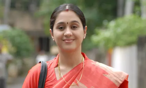 ദേവയാനി വീണ്ടും മലയാളത്തിലേക്ക് ദേവയാനി വീണ്ടും മലയാളത്തിലേക്ക്