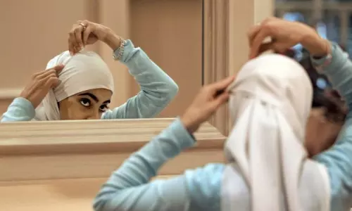 നീറ്റ് പരീക്ഷ: ശിരോവസ്ത്രം അഴിച്ചുവാങ്ങിയെന്ന് പരാതി