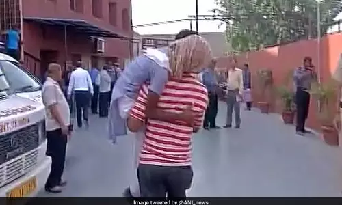 ഡല്‍ഹിയില്‍ സ്കൂളിന് സമീപം വാതക ചോര്‍ച്ച; 70 ലധികം വിദ്യാര്‍ഥികള്‍ ആശുപത്രിയില്‍