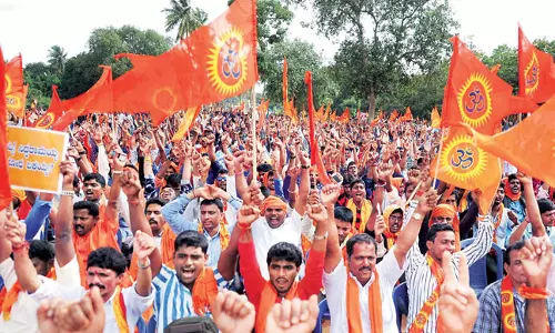 കേരളത്തിലെ ഹിന്ദുയുവതയെ സജ്ജമാക്കാന് പുല്പ്പള്ളി ക്യാമ്പുമായി വിഎച്ച്പി കേരളത്തിലെ ഹിന്ദുയുവതയെ സജ്ജമാക്കാന് പുല്പ്പള്ളി ക്യാമ്പുമായി വിഎച്ച്പി