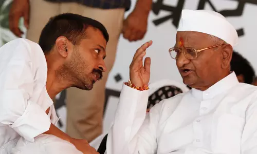 കെജ്‍​രി​വാ​ളി​നെ​തി​രാ​യ അ​ഴി​മ​തി ആ​രോ​പ​ണ​ത്തി​ൽ ദുഃ​ഖ​മു​ണ്ടെ​ന്ന് അ​ന്നാ ഹ​സാ​രെ