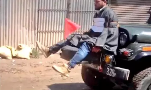 മനുഷ്യ കവചത്തിന് പുരസ്കാരം; വിമര്ശവുമായി പ്രതിപക്ഷ പാര്ട്ടികള്, അഭിനന്ദനവുമായി സെവാഗ് മനുഷ്യ കവചത്തിന് പുരസ്കാരം; വിമര്ശവുമായി പ്രതിപക്ഷ പാര്ട്ടികള്, അഭിനന്ദനവുമായി സെവാഗ്