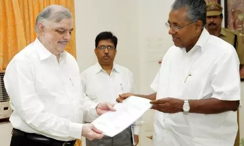 കണ്ണൂര്‍ കൊലപാതകത്തില്‍ മുഖ്യമന്ത്രി ഗവര്‍ണര്‍ക്ക് വിശദീകരണം നല്‍കി